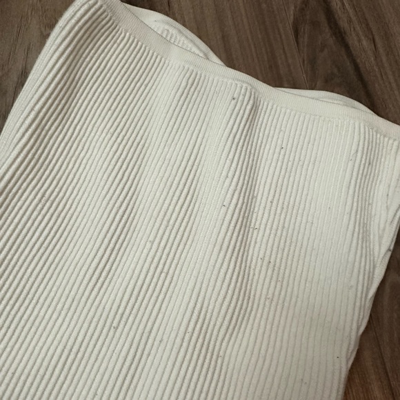 Aritzia Babaton Olaf Top - Picture 10 of 11